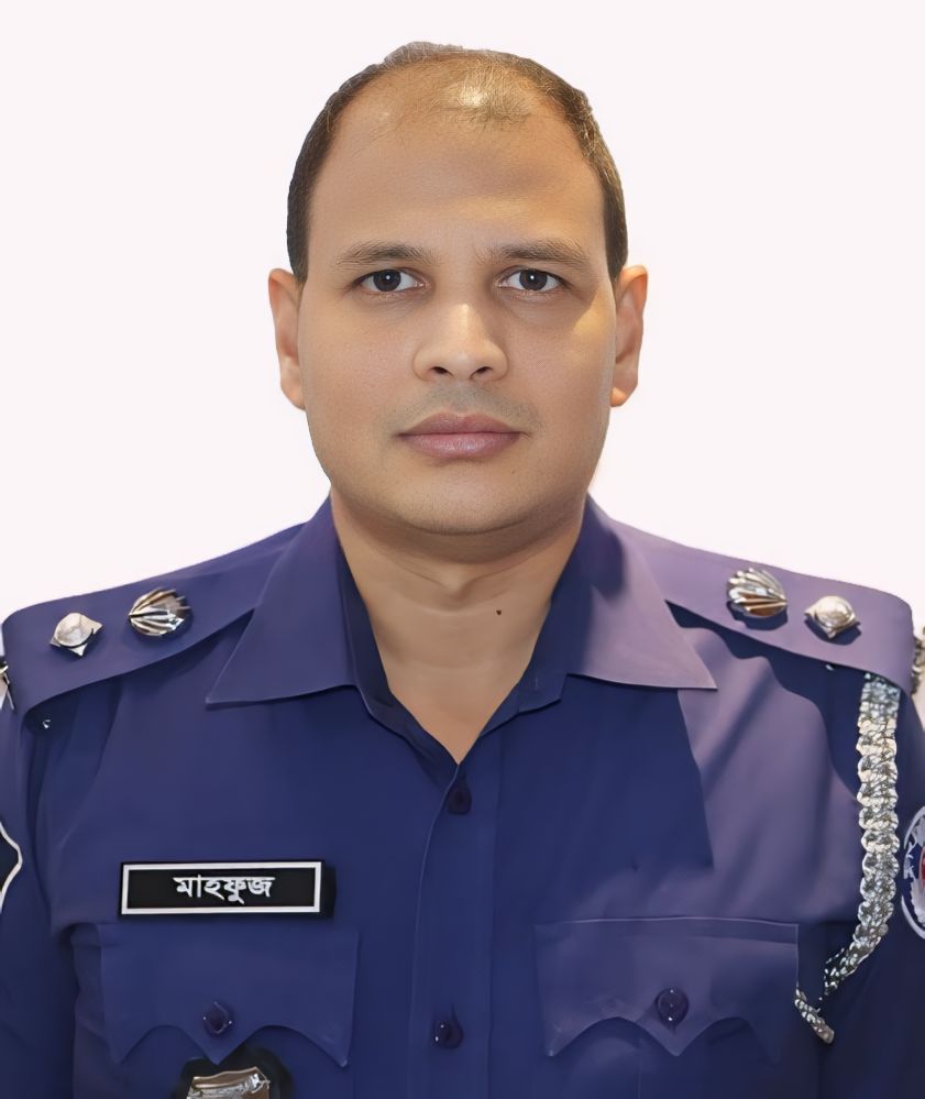 কুড়িগ্রামের পুলিশ সুপার সাংবাদিককে বললেন, ‘মিডিয়া ছুটাই দেবো’