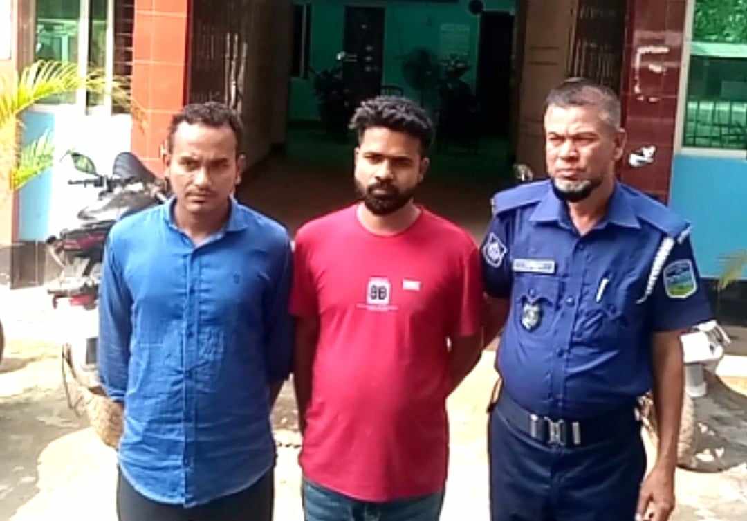 বকশীগঞ্জ সীমান্ত দিয়ে ভারতে অনুপ্রবেশের সময় দুই যুবক আটক।
